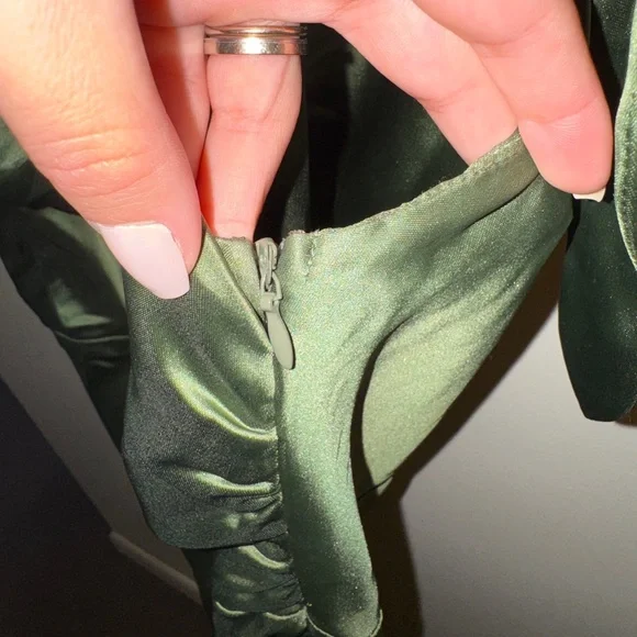 Petal & Pup Selma Off Shoulder Maxi Dress - Picture 3 of 4